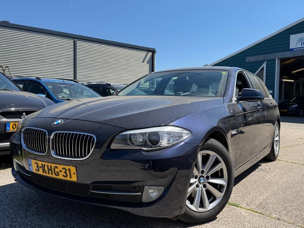 BMW 5-serie Touring 520d Executive|NAP|NweAPK|Airco|Luchtver, Auto's, BMW, Automaat, Euro 5, Achterwielaandrijving, Zwart