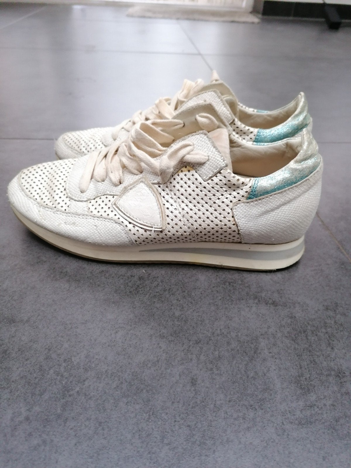 Philippe model sneakers gympen maat 36 leer wit turquoise, Kleding | Dames, Wit, Ophalen of Verzenden, Sneakers of Gympen, Gedragen