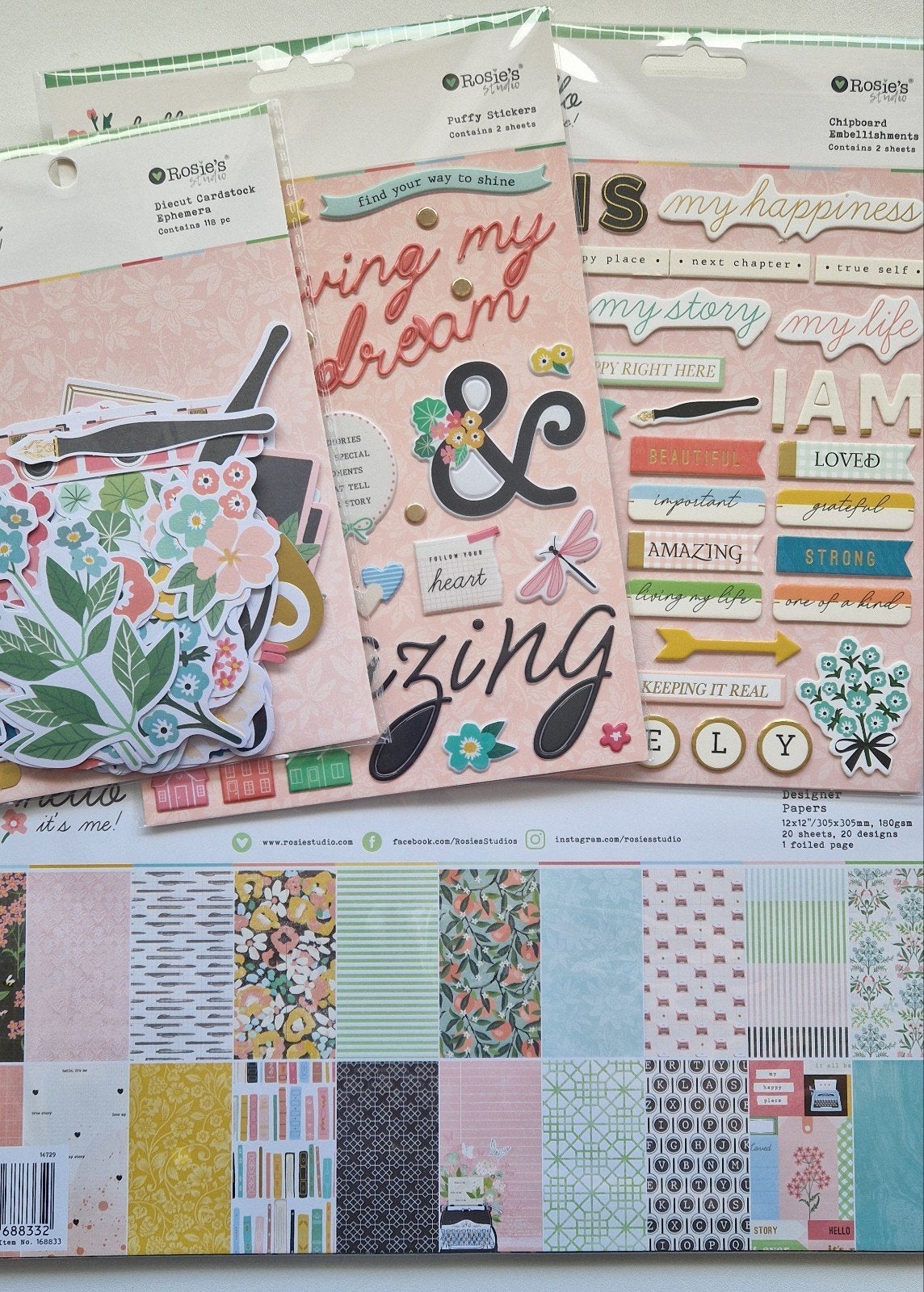 Rosie's Studio 'Hello It's Me' Scrapbook Collectie, Hobby en Vrije tijd, Scrapbooking, Nieuw, Papier of Karton, Ophalen of Verzenden