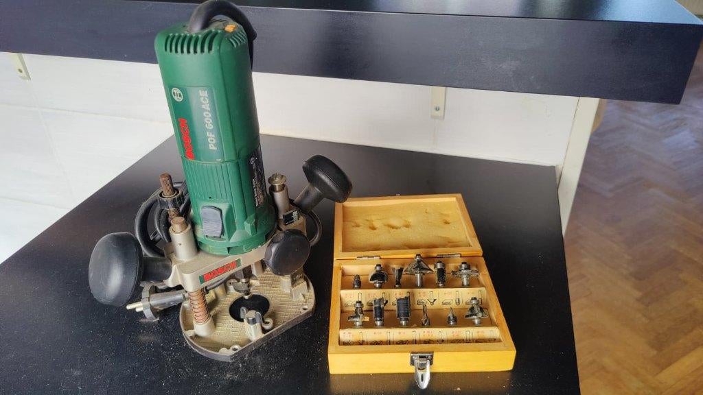 Bosch Bovenfrees POF 600 ACE, Ophalen, Zo goed als nieuw, Bovenfrees, Bosch