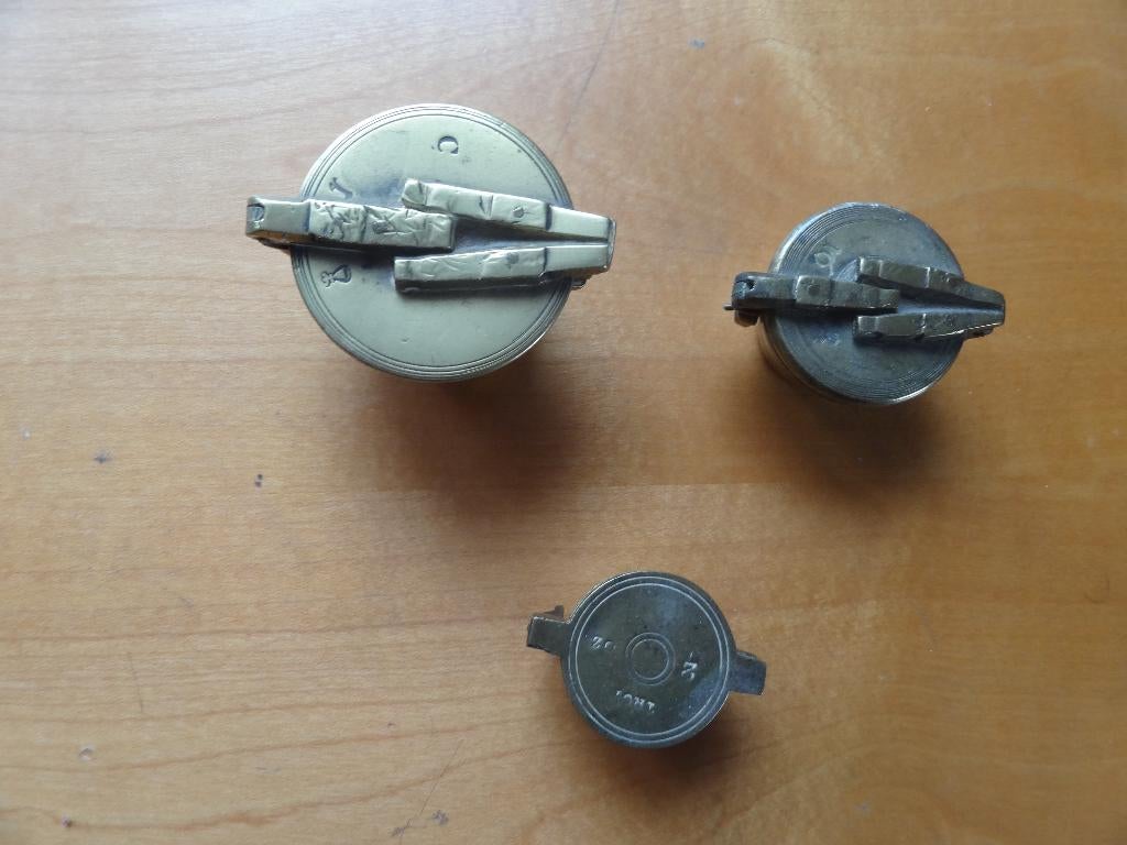 3 antieke sluitgewichten, Neurenberg, Troy, Verzenden, Koper