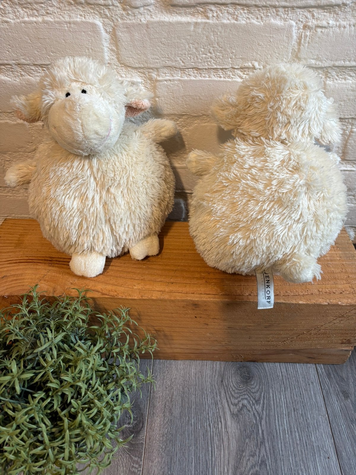 2 identieke schaap knuffels van de Bijenkorf collection, Overige merken, Overige karakters, Overige typen, Ophalen of Verzenden