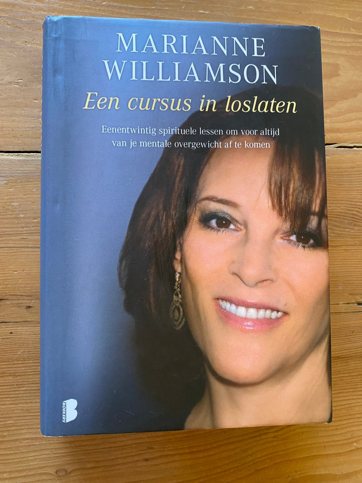 Cursus in loslaten - Marianne Williamson, Boeken, Ophalen of Verzenden, Gelezen, Overige onderwerpen, Achtergrond en Informatie