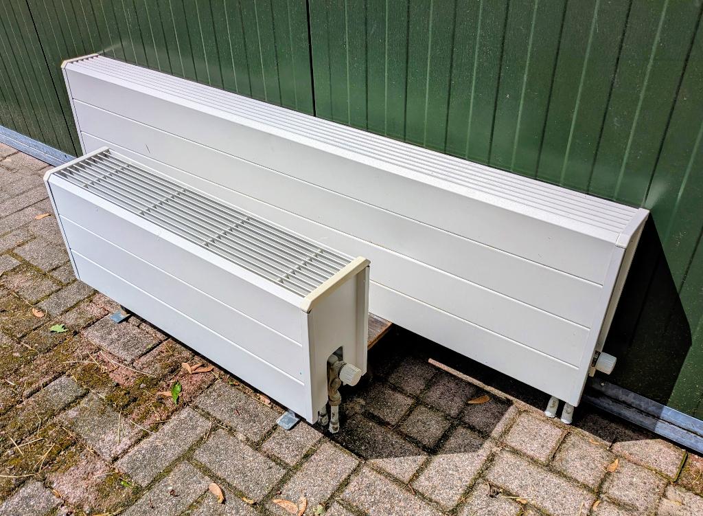 2 stuks  JAGA TEMPO, Doe-het-zelf en Verbouw, Verwarming en Radiatoren, Ophalen, 30 tot 80 cm, Hoog rendement (Hr), Radiator