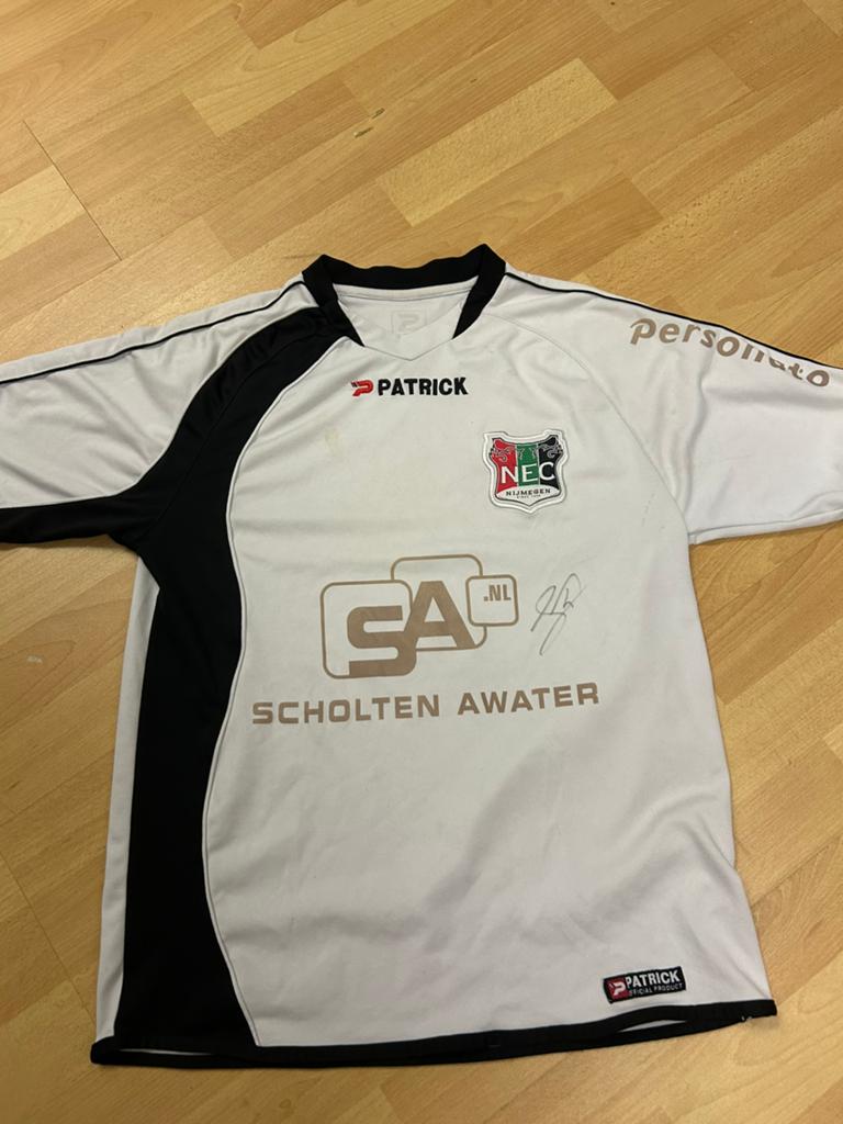 NEC Nijmegen shirt met handtekening., Ophalen of Verzenden, Gebruikt, Overige binnenlandse clubs, Shirt