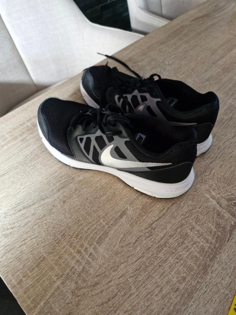 Nike Downshifter 6 hardloopschoenen - Zwart/Wit, Zwart, Nike, Ophalen of Verzenden, Sneakers of Gympen
