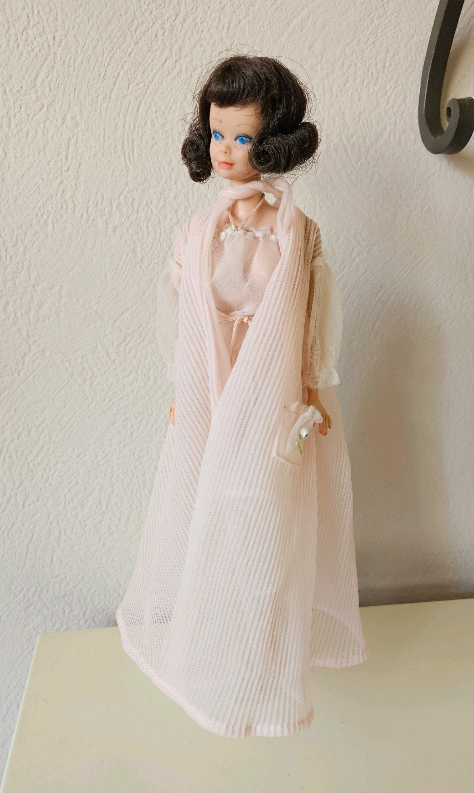 Vintage Barbie pop Midge Brunette in outfit Nighty Neglisee, Ophalen of Verzenden, Gebruikt, Pop