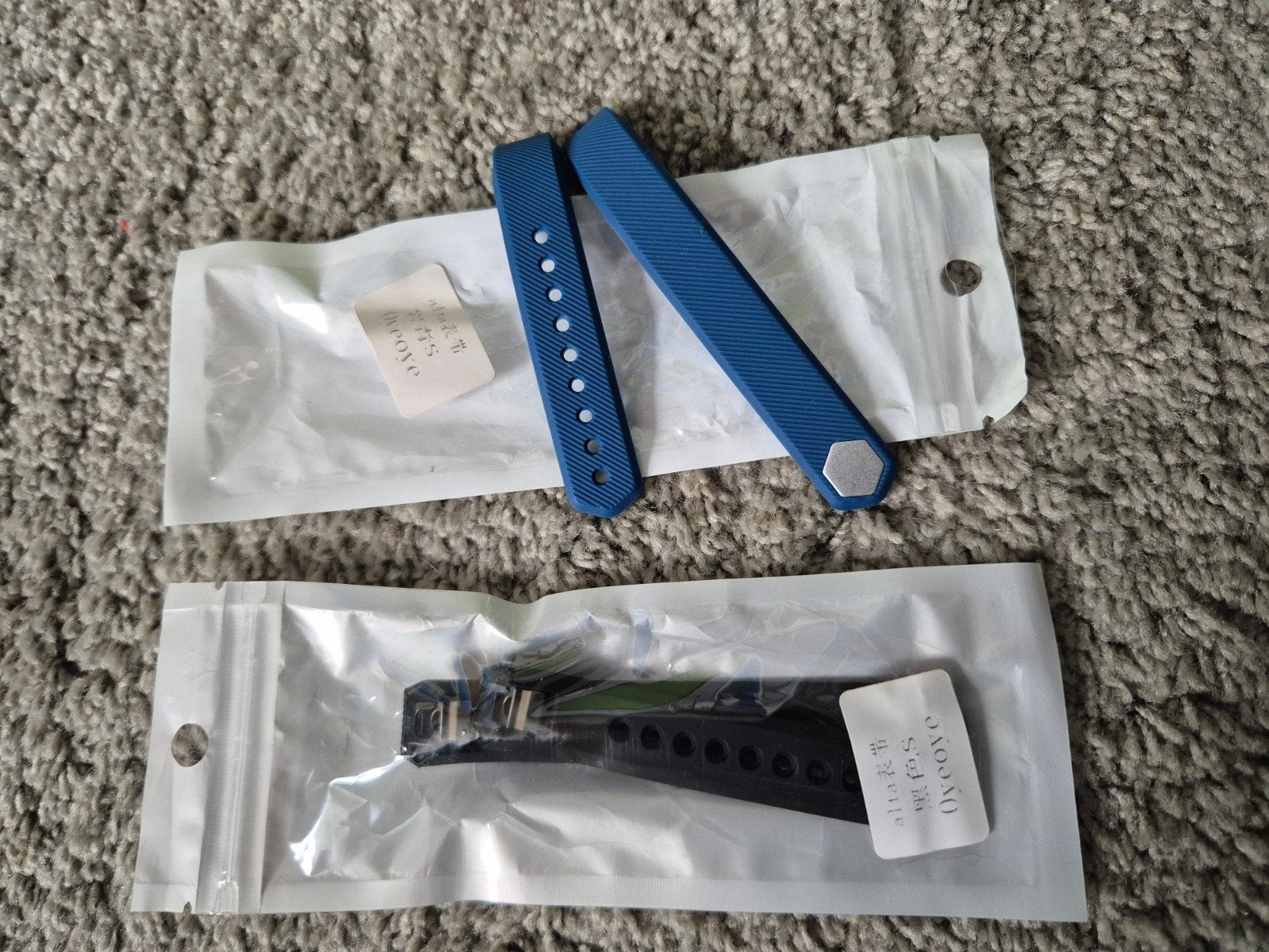 Fitbit Alta HR bandjes (zwart en blauw) + oplaadkabel, Zwart, Nieuw, Ophalen of Verzenden, Fitbit