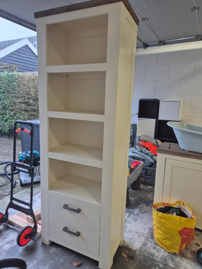 Lizzano Boekenkast Pronto Wonen, Huis en Inrichting, Ophalen, Met plank(en), Gebruikt, 50 tot 100 cm