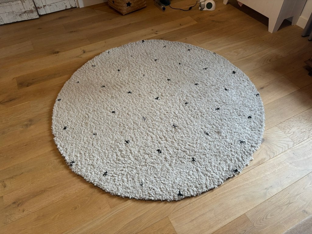 Rond tapijt stippen | 160cm, Huis en Inrichting, Stoffering | Tapijten en Kleden, Ophalen, Wit, 150 tot 200 cm, Rond