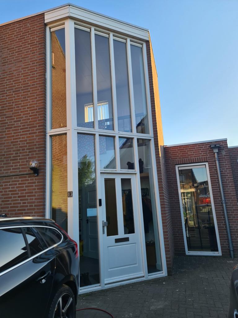 Voordeur en grote raampartij met kozijnen., Doe-het-zelf en Verbouw, Kozijnen en Schuifpuien, Ophalen, Gebruikt
