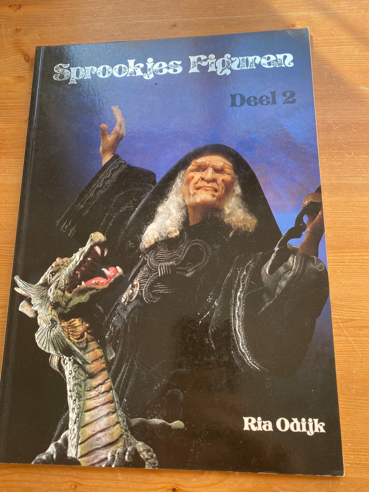 Boeken over Poppen maken van klei, Ophalen of Verzenden, Gelezen, Poppen maken