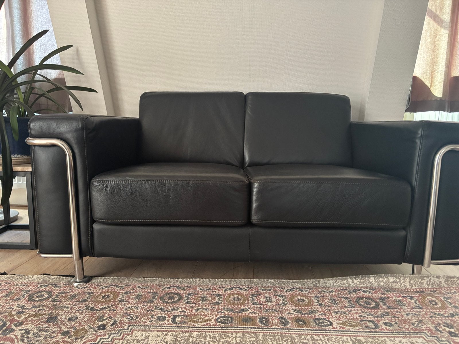 Leren 2-zits bank Le Corbusier stijl met chroom frame, Gebruikt, 150 tot 200 cm, Tweepersoons, Ophalen of Verzenden