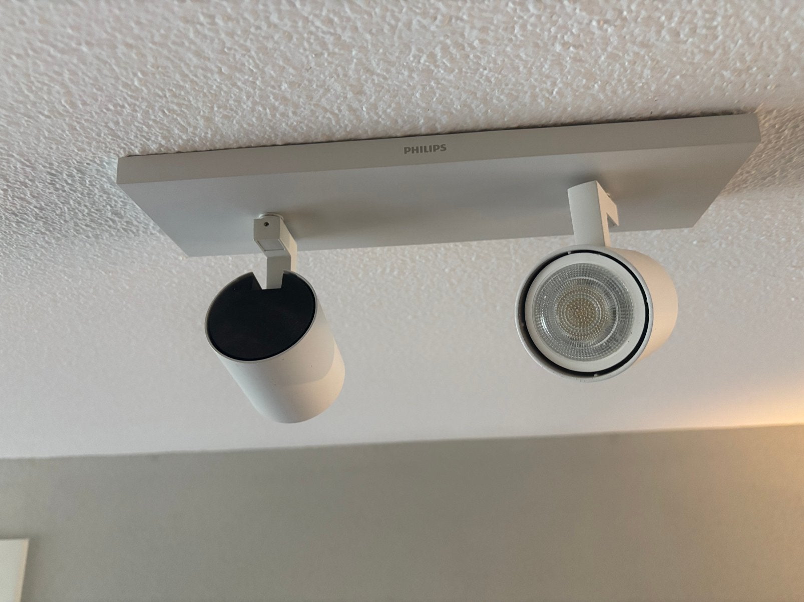 2x Philips runner spots gu10 wit voor hue of gewone lampen, Dimbaar, Gebruikt, GU10, Ophalen of Verzenden