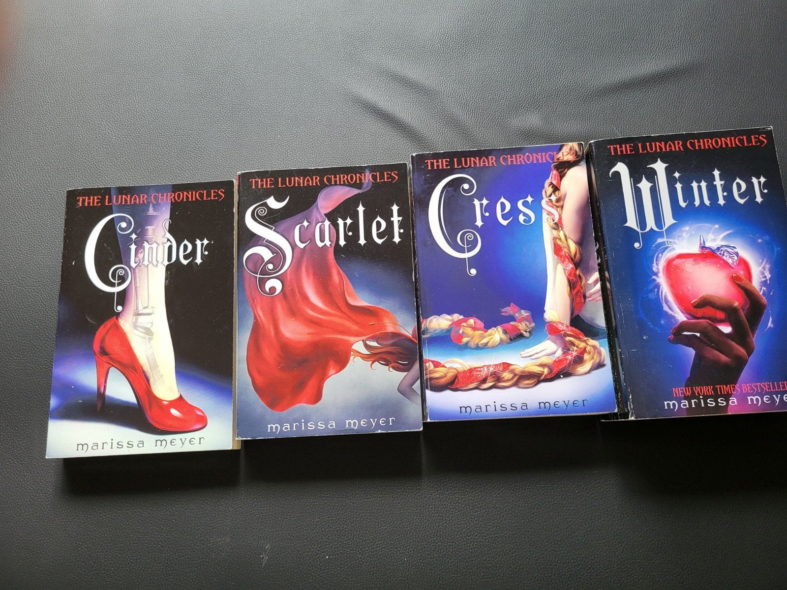The Lunar Chronicles - Complete Set (4 boeken), Boeken, Ophalen of Verzenden, Zo goed als nieuw, Marissa Meyer, Amerika