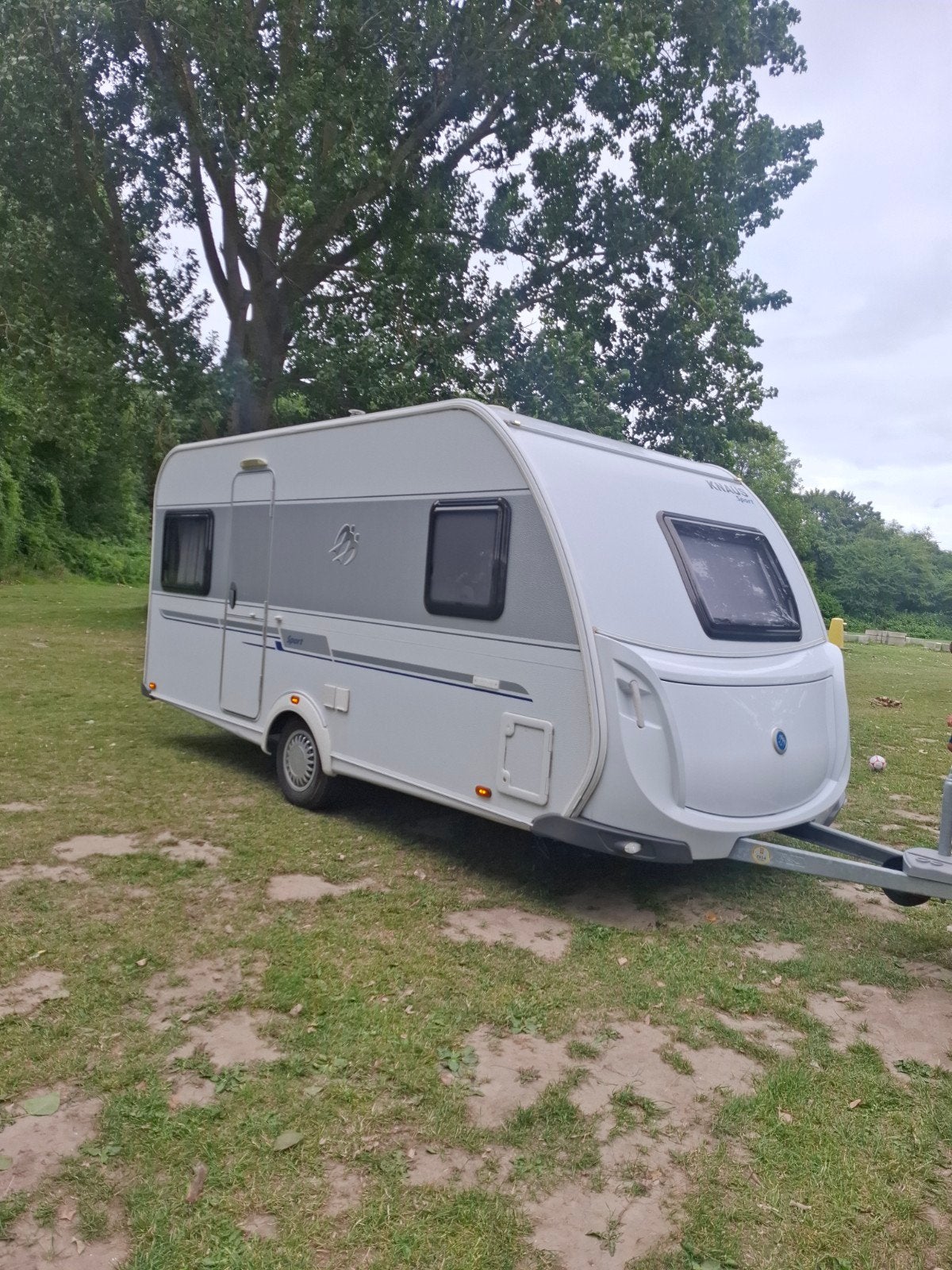 Knaus 450 FU uit 2011 met Frans bed en voortent, Rondzit, Voortentlamp, Frans bed, Particulier