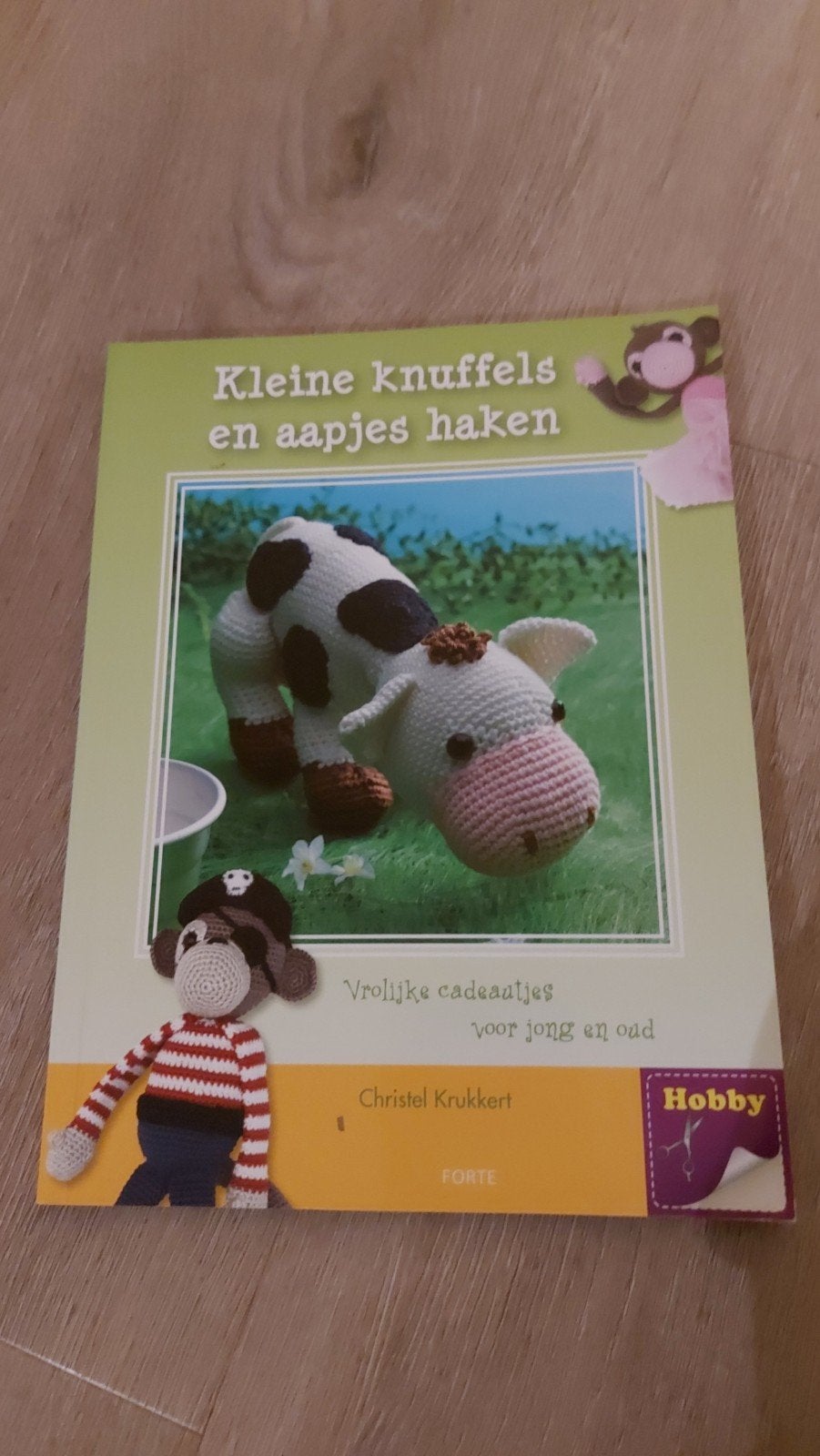 Kleine knuffels en aapjes haken - Christel Krukkert, Breien en Haken, Ophalen of Verzenden, Zo goed als nieuw, Christel Krukkert