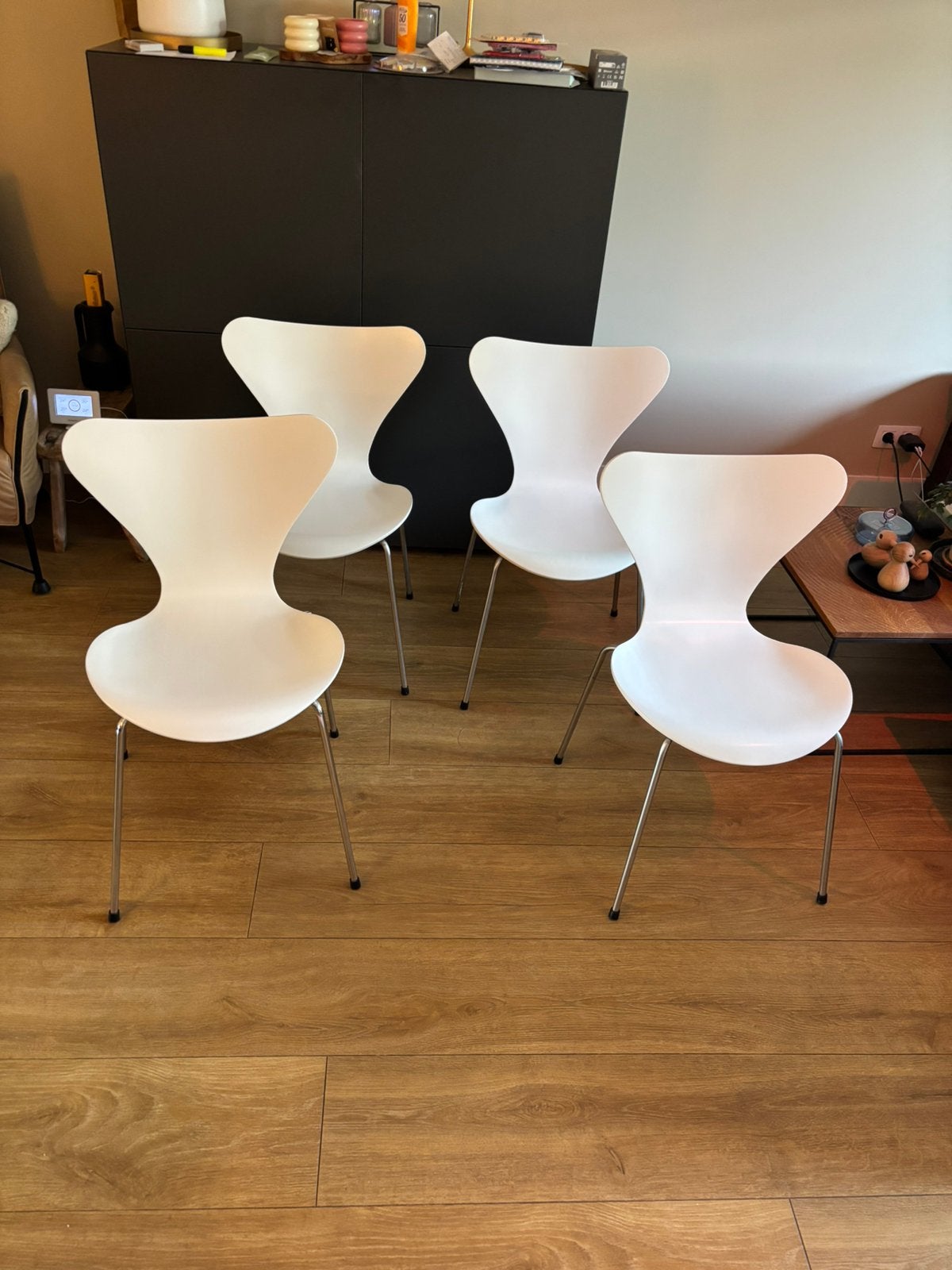 4 Originele Vlinderstoelen – Professioneel Gespoten Wi, Huis en Inrichting, Stoelen, Ophalen, Wit, Zo goed als nieuw, Vier