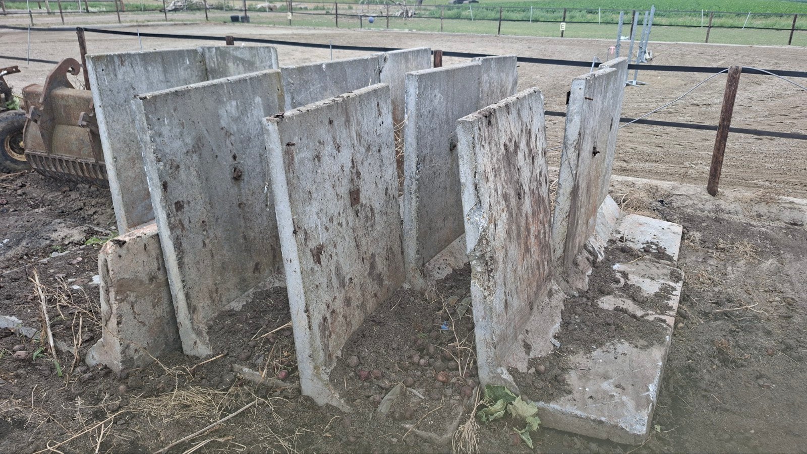 12m keerwand 1.50m hoog incl. inwendige 90 graden hoeken, Ophalen of Verzenden