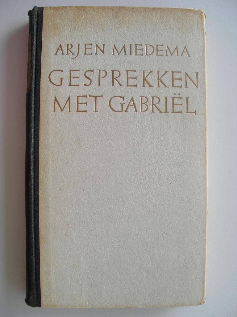 Gesprekken Met Gabriel door Arjen Miedema, Ophalen of Verzenden, Gelezen, Christendom | Katholiek