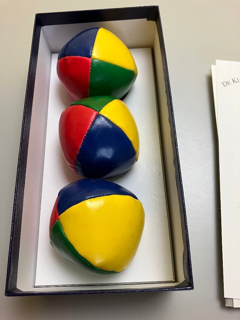 Drie authentieke jongleerballen in mooie doos, Ophalen of Verzenden, Zo goed als nieuw