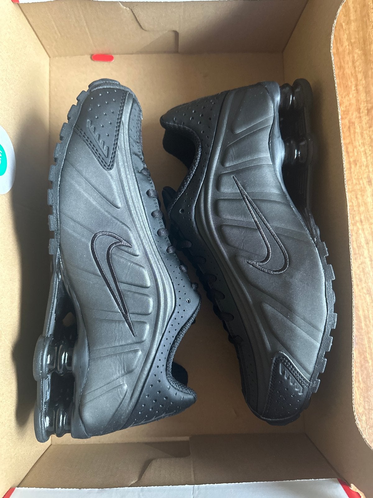 Nike Shox R4 Zwart - Maat 40.5, Zwart, Nieuw, Ophalen of Verzenden, Sneakers of Gympen