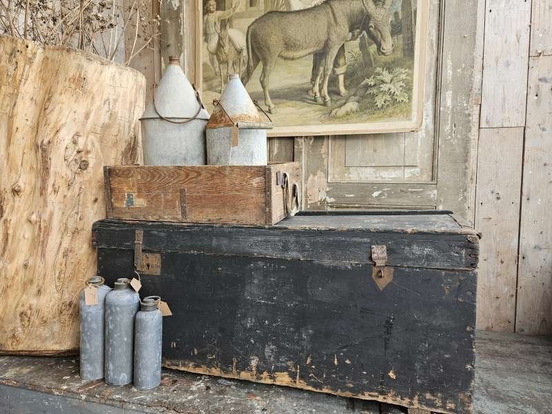 stoere oude kist ``WOONWINKEL RUSTIEK``, Ophalen of Verzenden, Overige houtsoorten, Minder dan 50 cm, 75 tot 100 cm