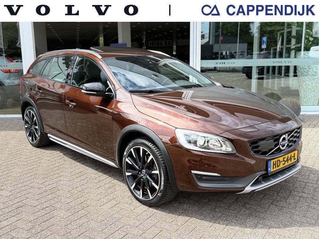 Volvo V60 Cross Country T5 245PK Summum| Opendak| Trekhaak|, Gebruikt, 4 cilinders, 1714 kg, 1600 kg