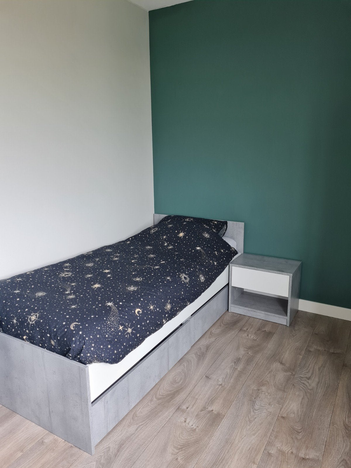 Complete Kinderkamer Set: Bed, Kast, Nachtkastje, Bureau, Kinderen en Baby's, Ophalen, Zo goed als nieuw, Jongetje of Meisje