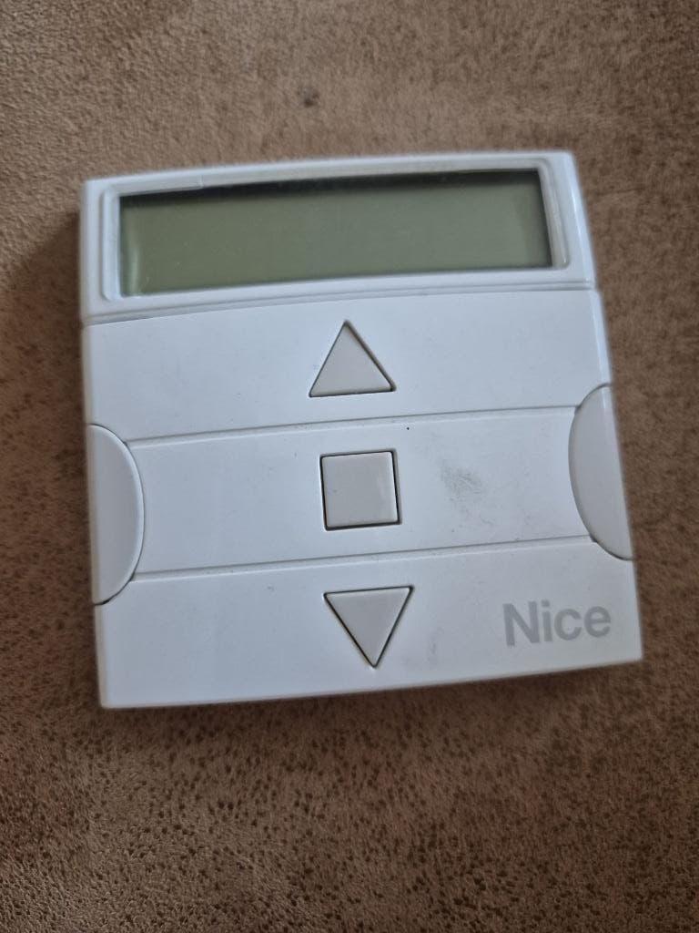 Nice Planotime 6 afstandbediening planning voor 6  rolluiken, Ophalen of Verzenden, Gebruikt, Wit, Elektrische bediening