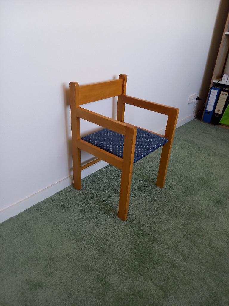 Kindertafeltje en stoeltje, Ophalen, Gebruikt, Stoel(en)