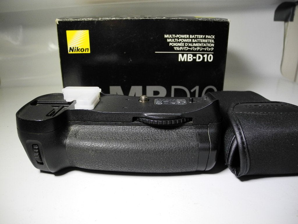 Nikon MB-D10 batterij grip., Nikon, Ophalen of Verzenden, Zo goed als nieuw, Geschikt voor twee batterijen