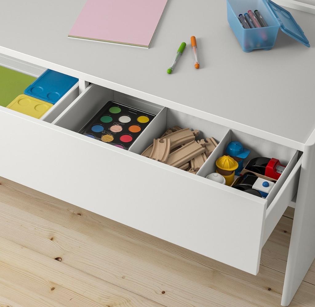 IKEA Kindertafel met opbergruimte, Kinderen en Baby's, Kinderkamer | Overige Meubels, Ophalen, Zo goed als nieuw, Tafel