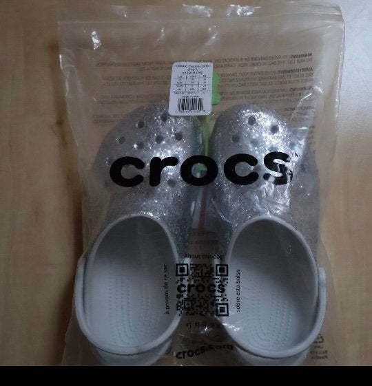 Te koop zilverkleurige glitter crocs  maat 38-39, Crocs, Ophalen of Verzenden, Nieuw, Overige kleuren