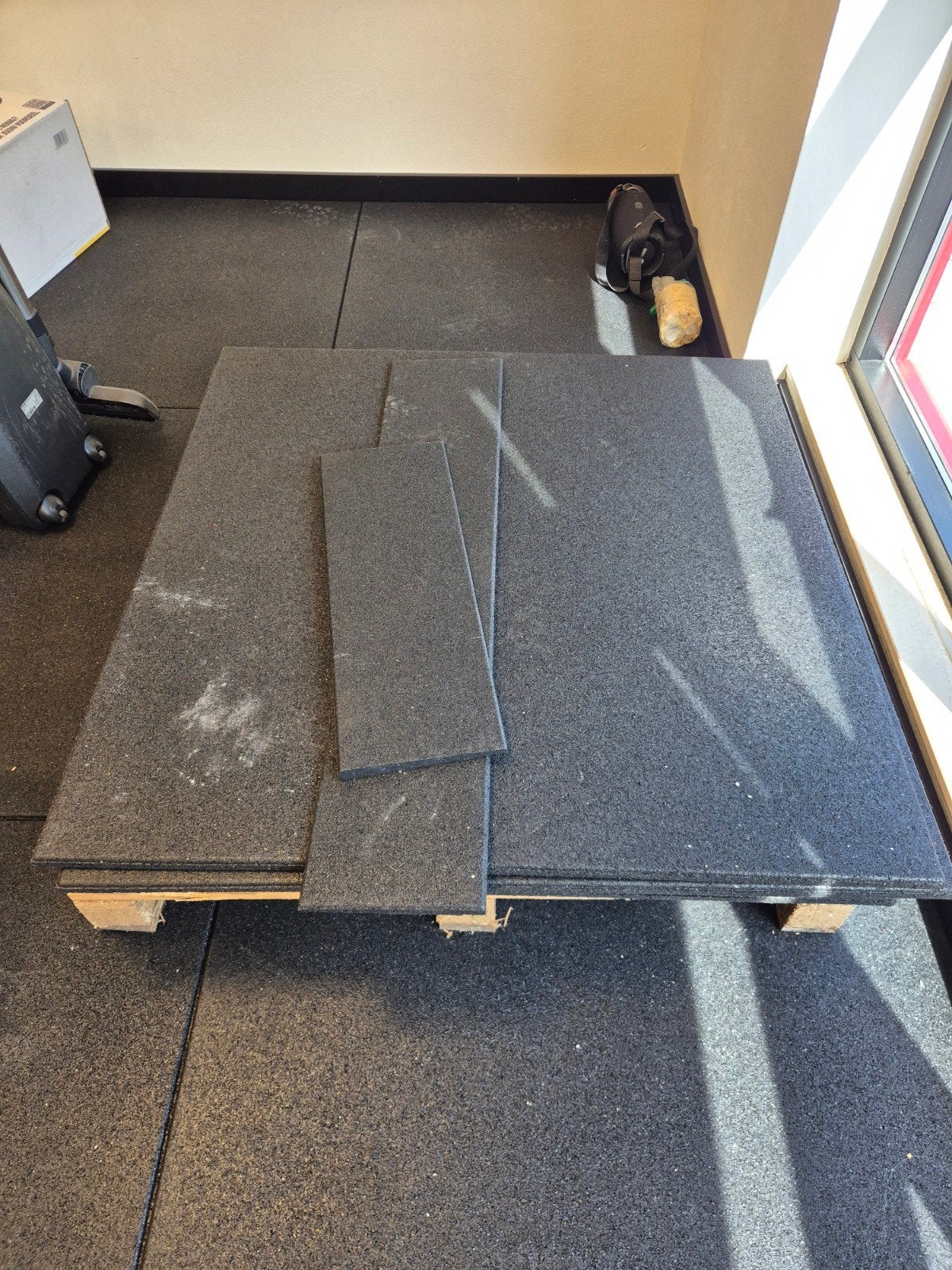 Rubberen tegels voor fitnessruimte, 1 tegel korter totaal 6m, Ophalen, Gebruikt, 50 tot 150 cm, Overige typen