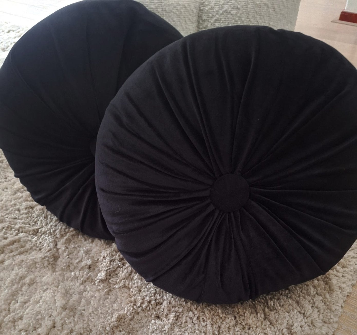 Design kussens zwart velvet, rond 40cm, 2 stuks, nieuw, Huis en Inrichting, Overige merken, Zwart, Rond, Nieuw