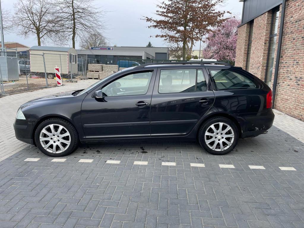 Skoda Octavia Combi 2.0 FSI Ambiente, Auto's, Skoda, Voorwielaandrijving, 1300 kg, Gebruikt, 4 cilinders