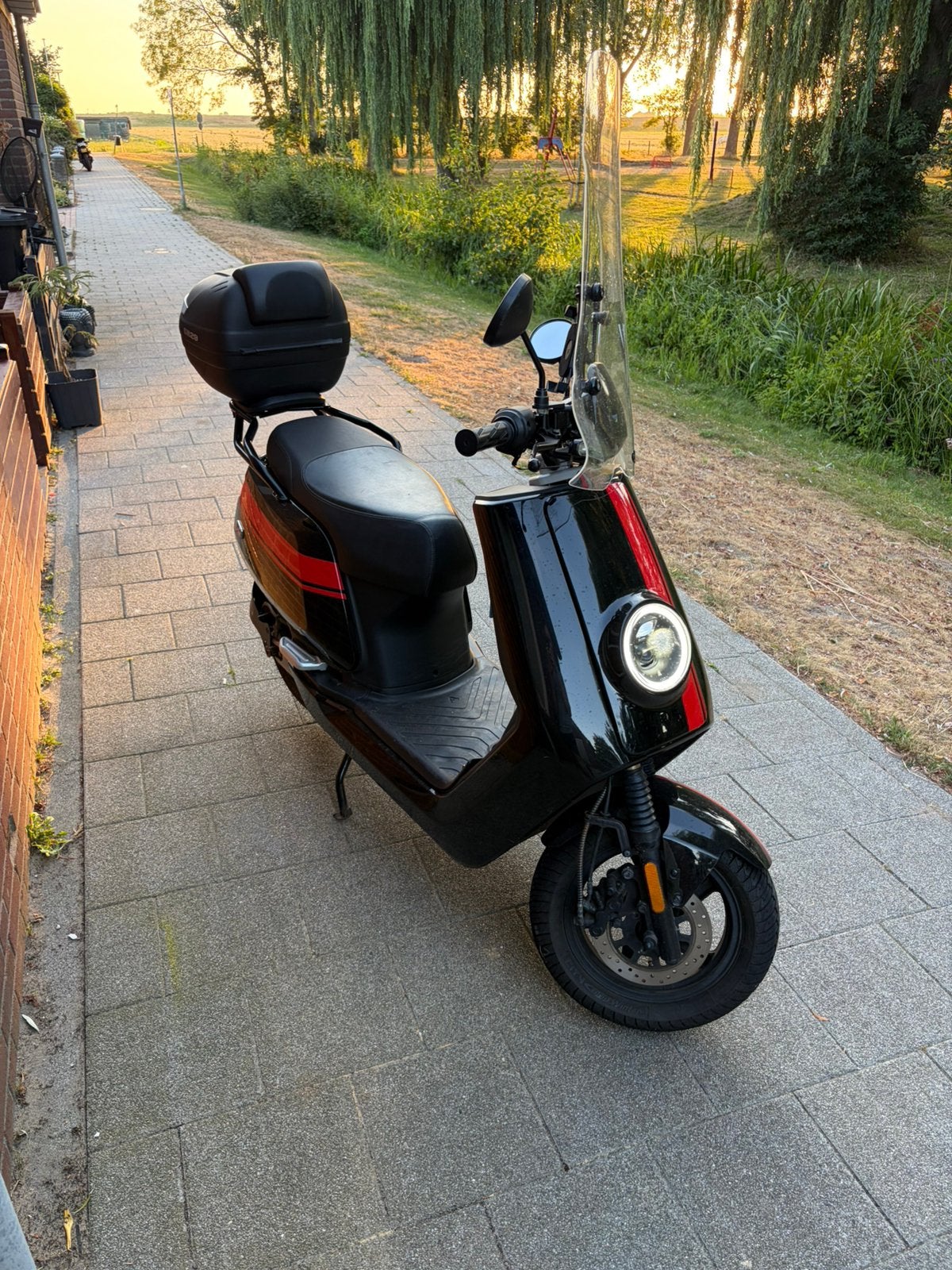 Niu NQI Pro elektrisch scooter met 2x 60V 35Ah accu, Gebruikt, Elektrisch, Ophalen of Verzenden
