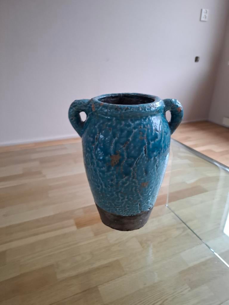 Decoratieve turquoise aardewerk vaas met handvatten, Antiek en Kunst, Ophalen of Verzenden