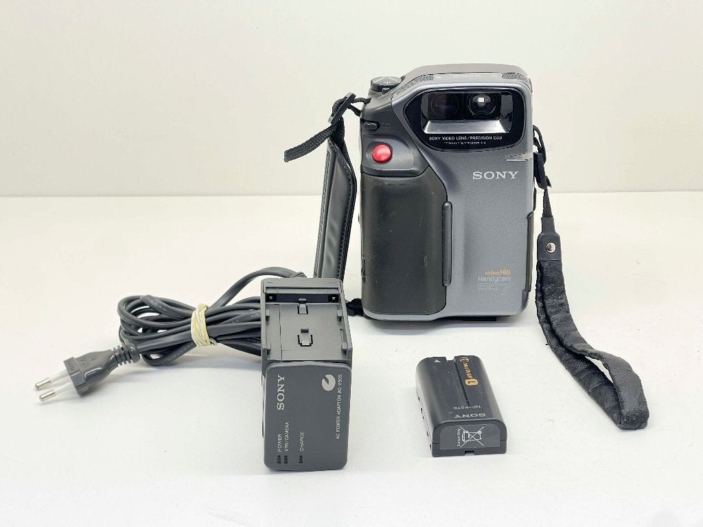 SONY CCD-SC7E Hi8(De camera trekt de tape niet naar binnen), Audio, Tv en Foto, Videocamera's Analoog, N, N, Hi 8, Ophalen of Verzenden