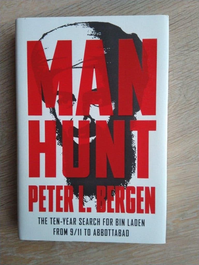 Manhunt - Peter L. Bergen, Peter L. Bergen, Ophalen of Verzenden, Zo goed als nieuw, Algemeen