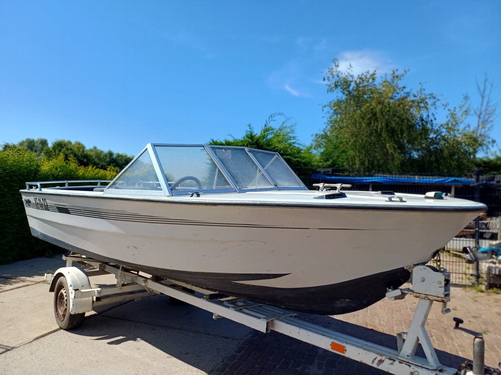 Glastron met 165 pk inboard inclusief trailer opknapper, Overige merken, Gebruikt, Binnenboordmotor, Trailer