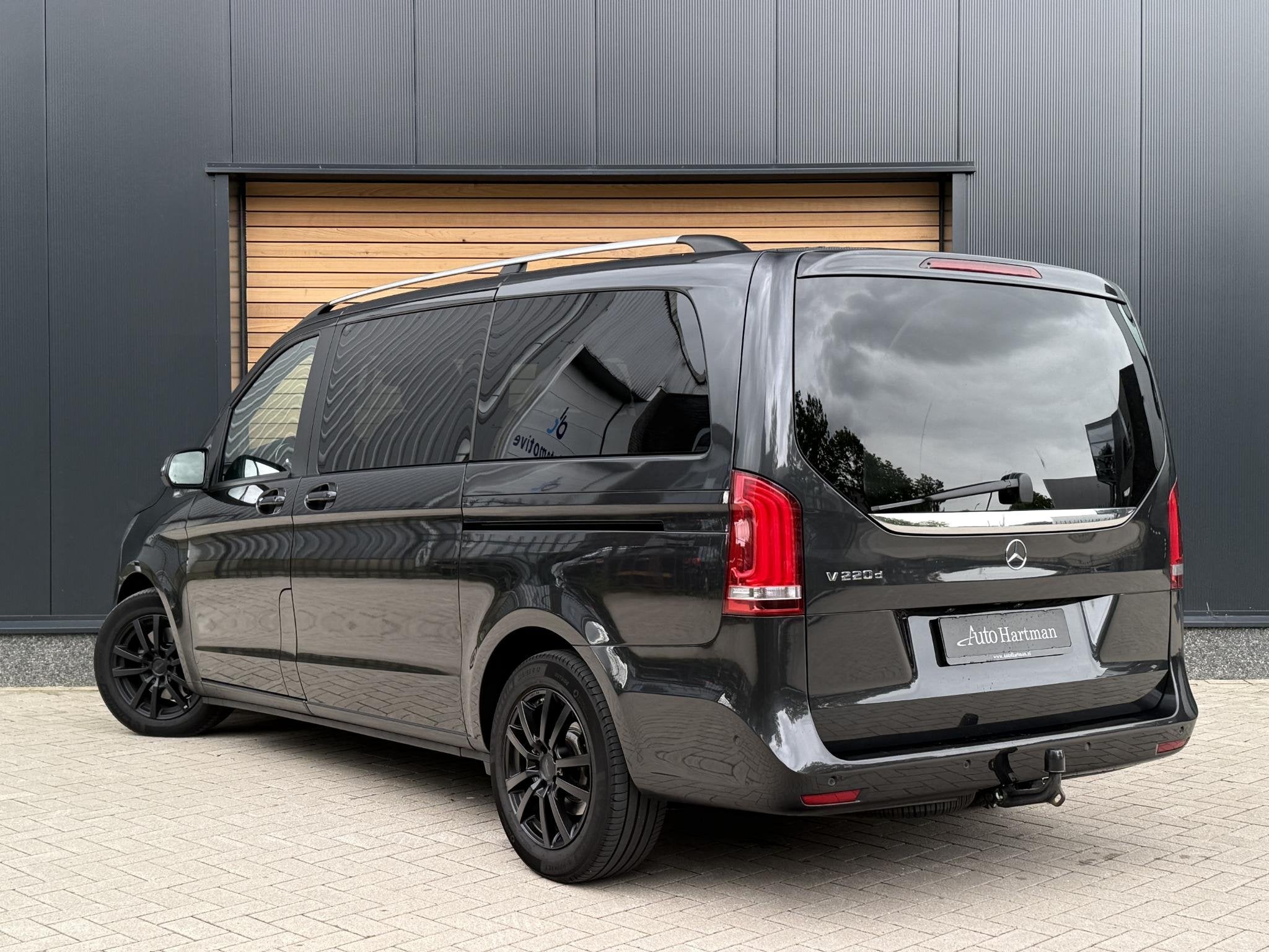 Mercedes-Benz V-klasse 220D Lang Avantgarde Edition TREKHAAK, Auto's, Mercedes-Benz, Automaat, Gebruikt, 2500 kg, 163 pk