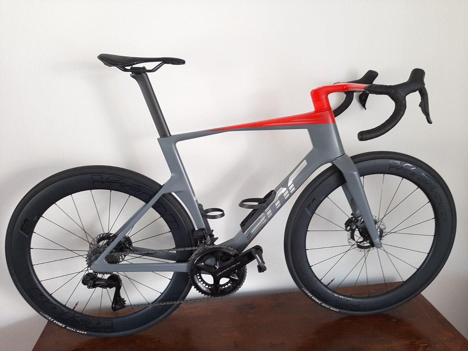 BMC Teammachine R01 disc Dura-Ace di2, 28 inch, Carbon, BMC, Zo goed als nieuw