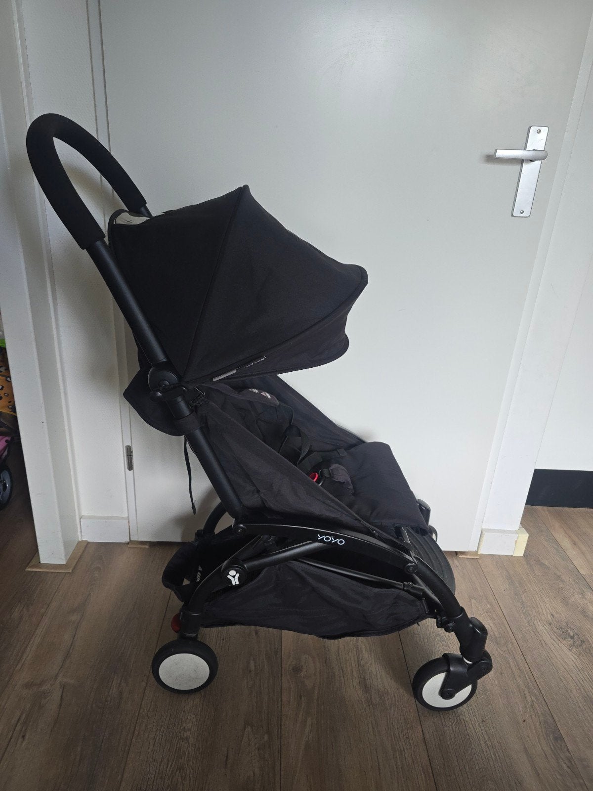 Babyzen yoyo buggy inclusief regenhoes en reistas., Ophalen of Verzenden, Gebruikt, Regenhoes