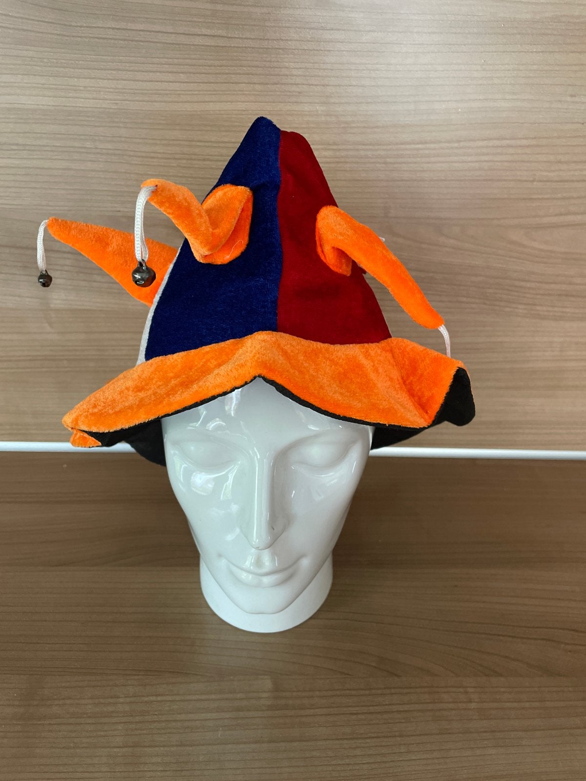 Carnavalsmuts Rood Wit Blauw Oranje met Belletjes, Ophalen of Verzenden, Gebruikt, Hoed of Pruik, Carnaval