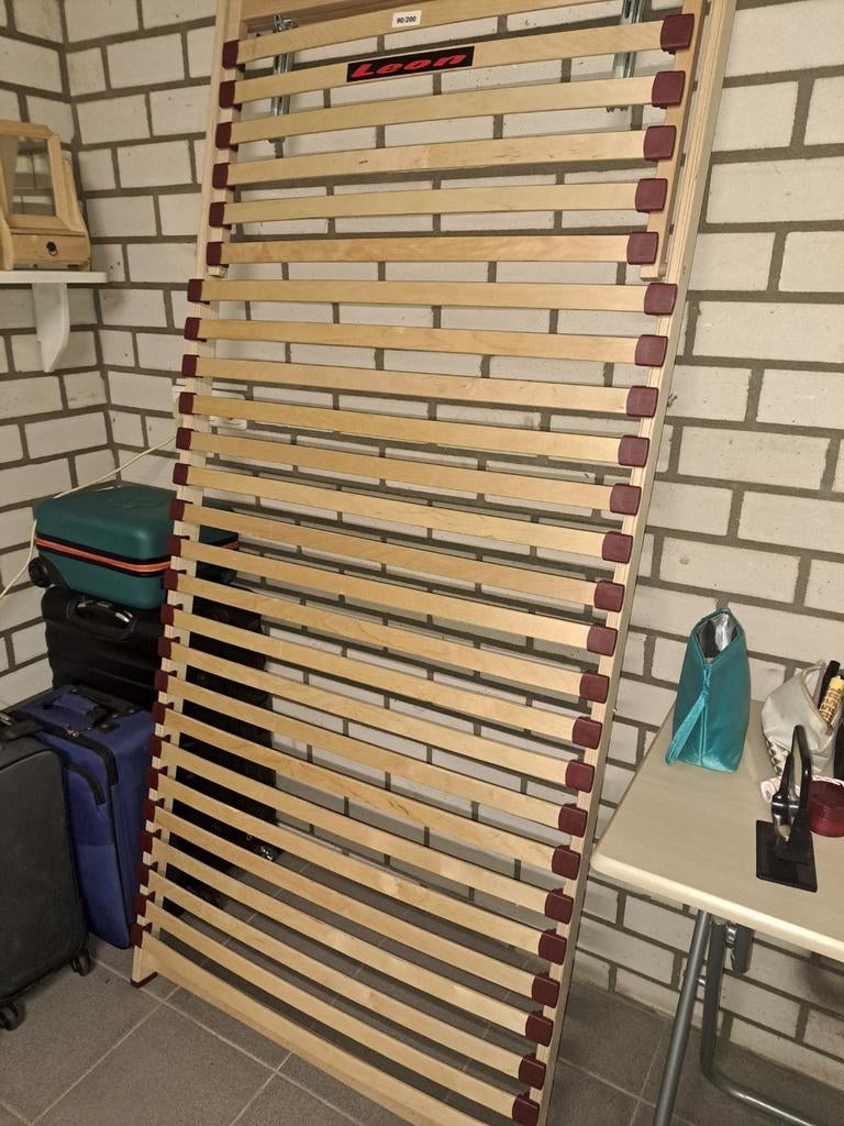 Latten bedbodem 0.90x2.00 met verstelbaar hoofdstuk + matras, Huis en Inrichting, Slaapkamer | Matrassen en Bedbodems, Ophalen