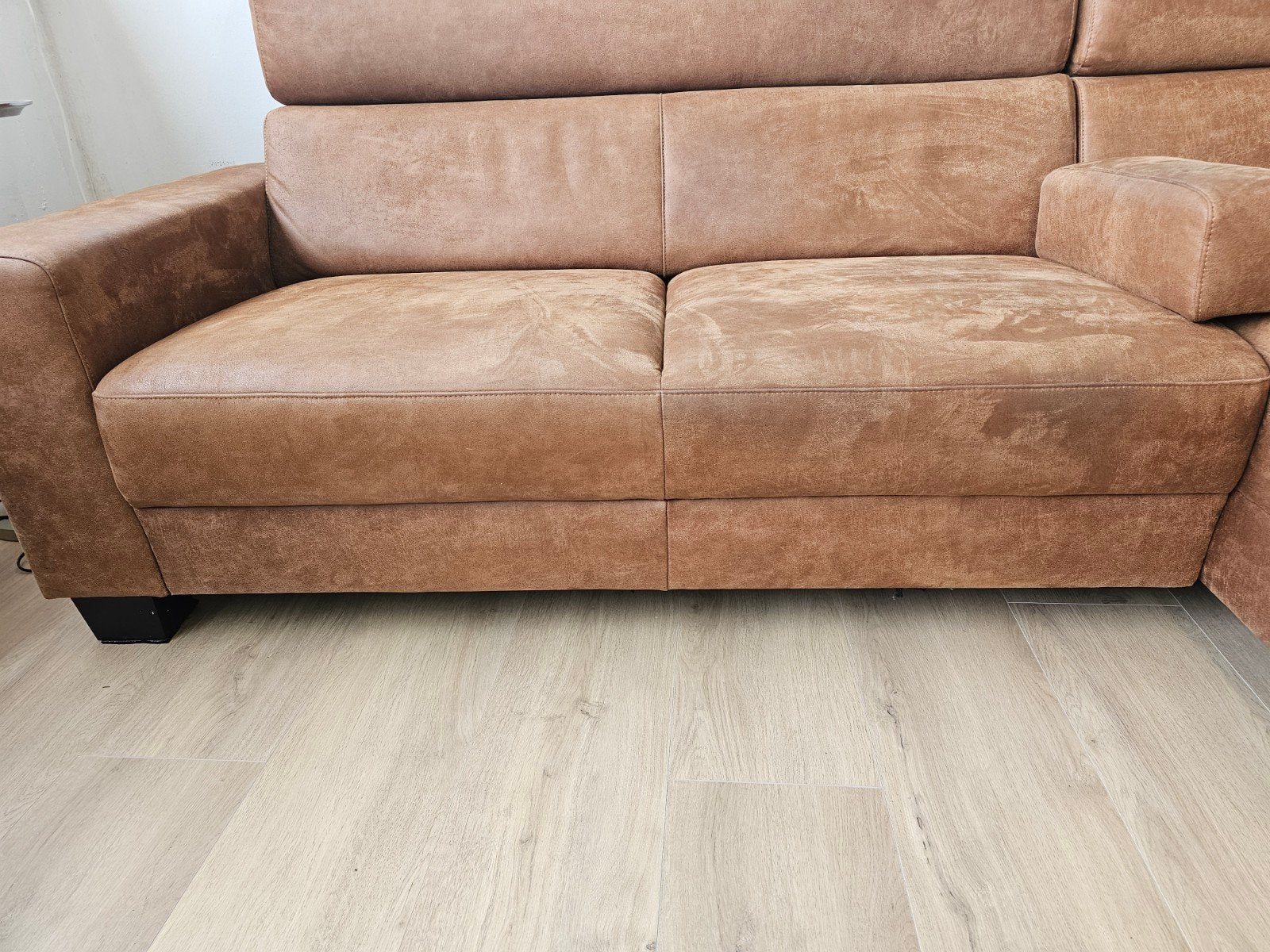 Cognac hoekbank, 125 cm of meer, 125 cm of meer, Zo goed als nieuw, Info@homefriesland.nl