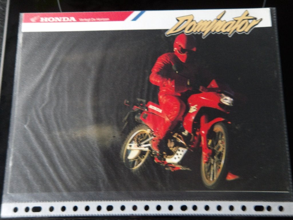 Honda Dominator Motorfietsfolder, Ophalen of Verzenden, Honda
