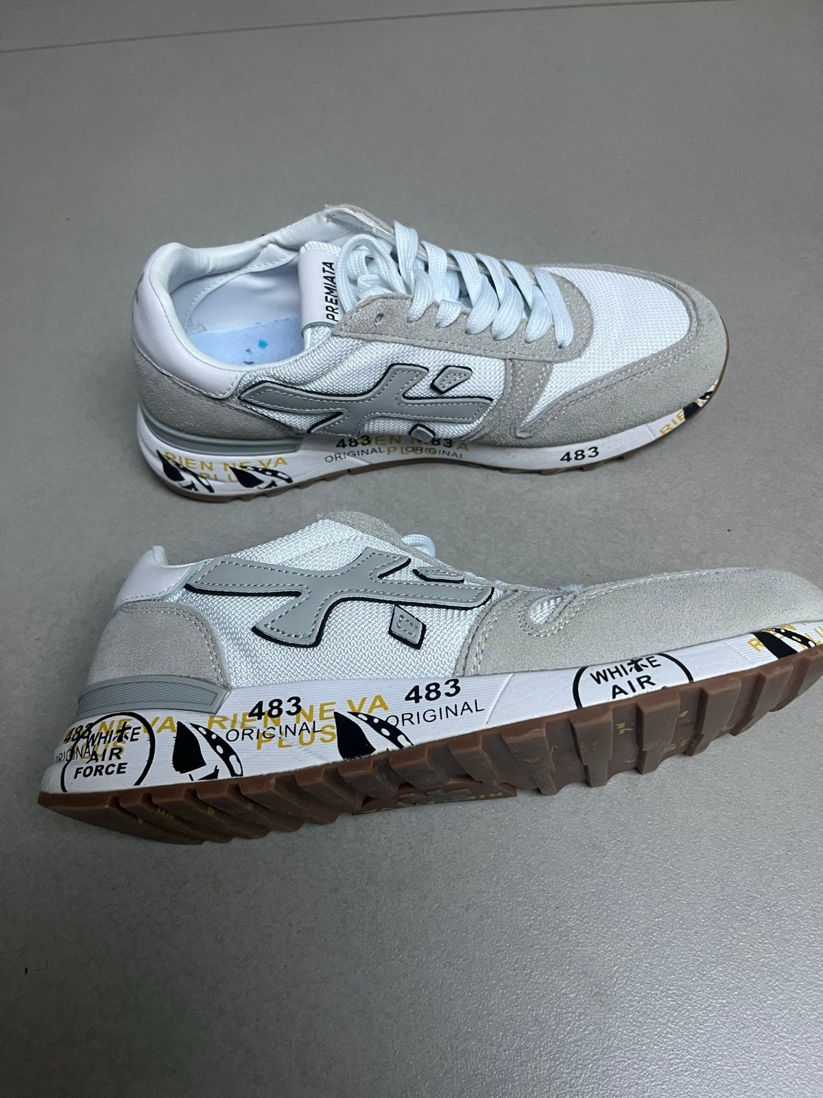 Nieuwe witte Premiata sneakers met beige accenten. Maat 42, Wit, Nieuw, Ophalen of Verzenden, Sneakers of Gympen